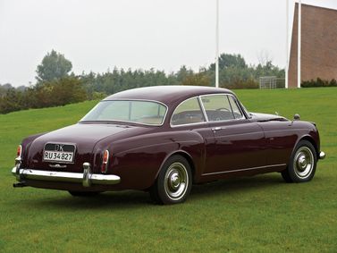 Bentley S II, Купе — вид сзади справа