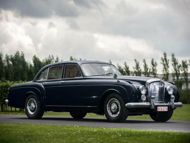 Bentley S II, Седан — вид спереди справа