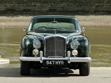 Bentley S II, Купе — вид спереди