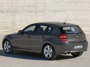 BMW 1 Series I (E81/E82/E87/E88) عملية فيس ليفت، هاتشباك 5 أبواب — منظر خلفي أيمن