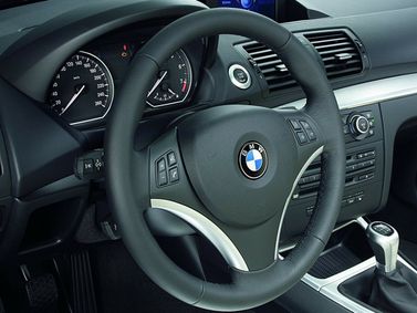 BMW 1 Series I (E81/E82/E87/E88) عملية فيس ليفت، هاتشباك 3 أبواب — عجلة القيادة