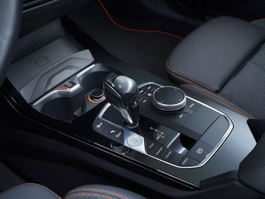 BMW 1 Series III (F40)، هاتشباك 5 أبواب — الكونسول الوسطي