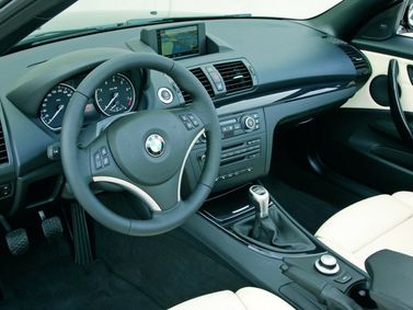 BMW 1 Series I (E81/E82/E87/E88) عملية فيس ليفت، قابلة للتحويل — منطقة السائق