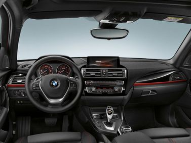 BMW 1 Series عملية فيس ليفت II (F20/F21)، هاتشباك 3 أبواب — لوحة القيادة