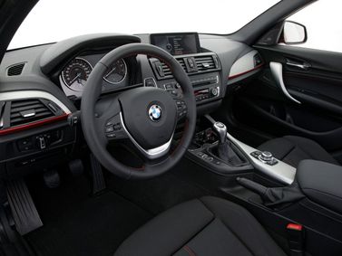 BMW 1 Series II (F20/F21)، هاتشباك 5 أبواب — منطقة السائق