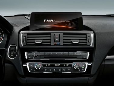 BMW 1 Series عملية فيس ليفت II (F20/F21)، هاتشباك 5 أبواب — الكونسول الوسطي