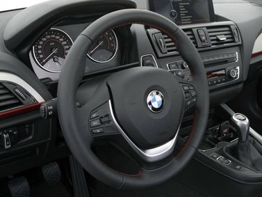 BMW 1 Series II (F20/F21)، هاتشباك 5 أبواب — منطقة السائق
