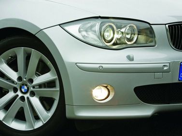 BMW 1 Series ط (E81/إي82/إي87/إي88)، هاتشباك 5 أبواب — الجزء الأمامي من السيارة عن قرب