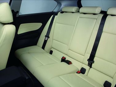 BMW 1 Series I (E81/E82/E87/E88) عملية فيس ليفت، هاتشباك 3 أبواب — المقاعد الخلفية