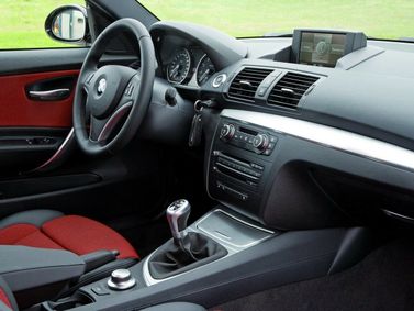 BMW 1 Series I (E81/E82/E87/E88) عملية فيس ليفت، كوبيه — منطقة السائق