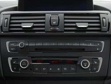 BMW 1 Series II (F20/F21)، هاتشباك 5 أبواب — الكونسول الوسطي