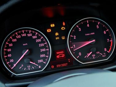 BMW 1 Series I (E81/E82/E87/E88) عملية فيس ليفت، كوبيه — لوحة العدادات