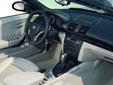 BMW 1 Series I (E81/E82/E87/E88) عملية فيس ليفت، قابلة للتحويل — منطقة السائق