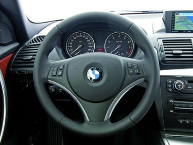 BMW 1 Series I (E81/E82/E87/E88) عملية فيس ليفت، كوبيه — عجلة القيادة