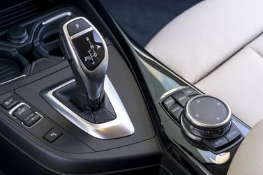 BMW 1 Series عملية فيس ليفت II (F20/F21)، هاتشباك 5 أبواب — محدد ناقل الحركة