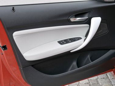 BMW 1 Series II (F20/F21)، هاتشباك 5 أبواب — تفصيل داخلي