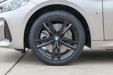BMW 1 Series عملية فيس ليفت III (F52)، سيدان — جنط العجلة