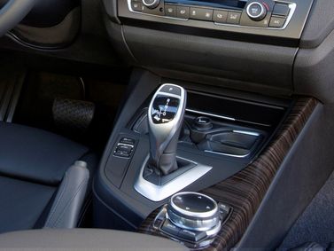 BMW 2 Series F22، كوبيه — محدد ناقل الحركة