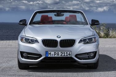 BMW 2 Series F22، قابلة للتحويل — منظر أمامي