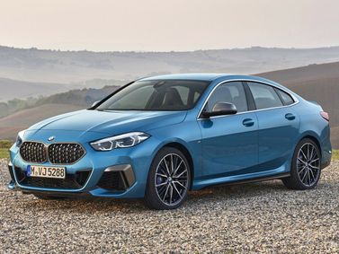 BMW 2 Series F44، سيدان Gran Coupe — منظر أمامي أيمن