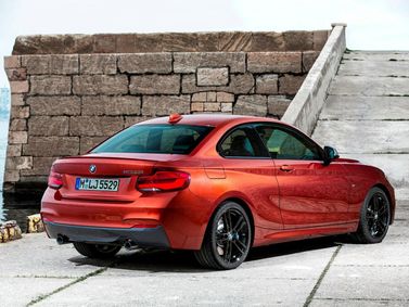 BMW 2 Series عملية فيس ليفت F22، كوبيه — منظر خلفي أيمن