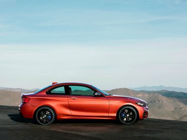 BMW 2 Series عملية فيس ليفت F22، كوبيه — منظر من الجانب الأيسر