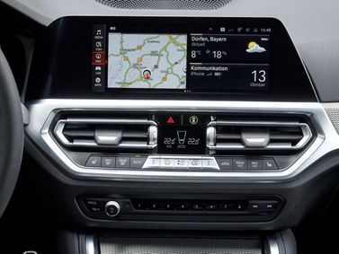 BMW 2 Series G42، كوبيه — شاشة نظام المعلومات والترفيه