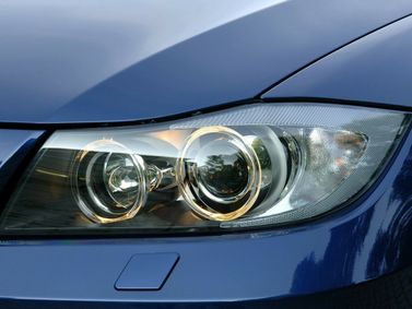 BMW 3 Series V (e90/e90/e91/e92/e93)، واجون 5 أبواب — المصباح الأمامي