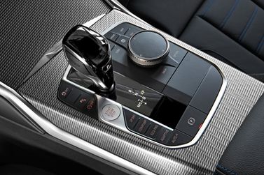 BMW 3 Series سابعاً (G2x)، سيدان — الكونسول الوسطي