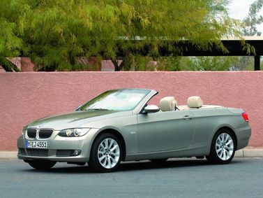BMW 3 Series V (e90/e90/e91/e92/e93)، قابلة للتحويل — منظر أمامي أيمن