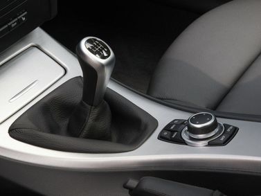 BMW 3 Series عملية فيس ليفت V (E90/E90/E91/E92/E93)، واجون 5 أبواب — محدد ناقل الحركة