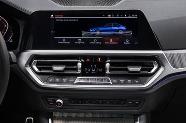 BMW 3 Series سابعاً (G2x)، سيدان — الكونسول الوسطي