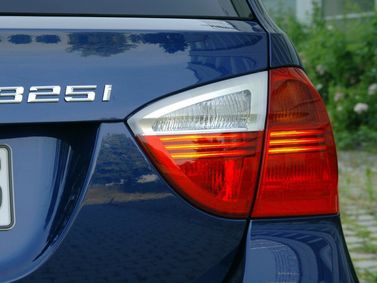 BMW 3 Series V (e90/e90/e91/e92/e93)، واجون 5 أبواب — المصباح الخلفي