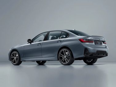 BMW 3 Series عملية فيس ليفت VII (G2x)، سيدان Long — منظر خلفي بزاوية ثلاثة أرباع