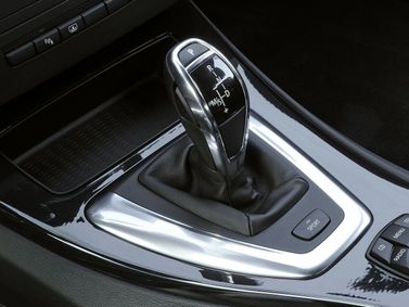 BMW 3 Series عملية فيس ليفت V (E90/E90/E91/E92/E93)، كوبيه — محدد ناقل الحركة