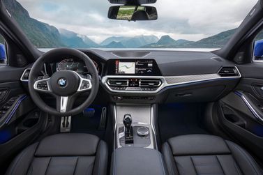 BMW 3 Series سابعاً (G2x)، سيدان — لوحة القيادة