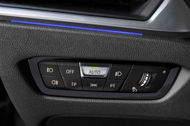 BMW 3 Series سابعاً (G2x)، سيدان — تفصيل داخلي