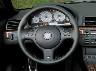 BMW 3 Series عملية فيس ليفت IV (E46)، سيدان — عجلة القيادة