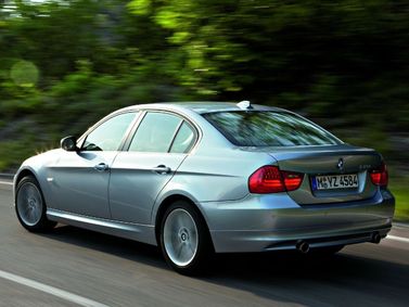 BMW 3 Series عملية فيس ليفت V (E90/E90/E91/E92/E93)، سيدان — منظر خلفي أيمن