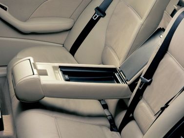 BMW 3 Series IV (E46)، واجون 5 أبواب — المقاعد الخلفية