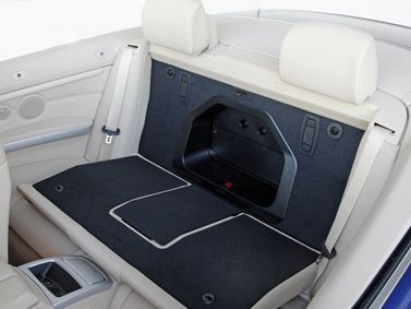 BMW 3 Series عملية فيس ليفت V (E90/E90/E91/E92/E93)، قابلة للتحويل — المقاعد الخلفية