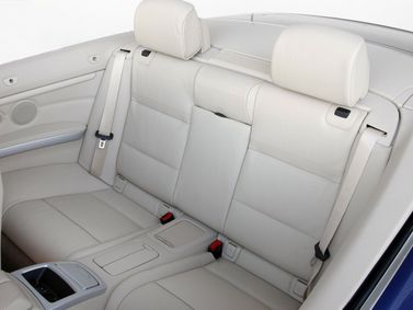 BMW 3 Series عملية فيس ليفت V (E90/E90/E91/E92/E93)، قابلة للتحويل — المقاعد الخلفية