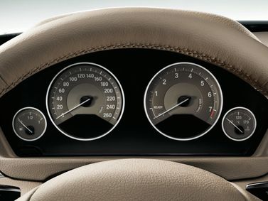 BMW 3 Series السادس (F3x)، سيدان — لوحة العدادات