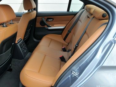 BMW 3 Series عملية فيس ليفت V (E90/E90/E91/E92/E93)، سيدان — المقاعد الخلفية