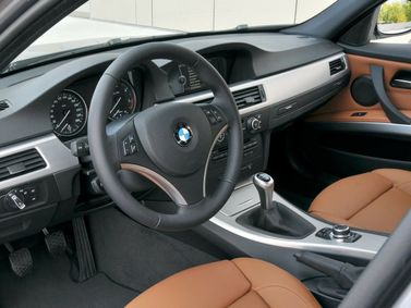 BMW 3 Series عملية فيس ليفت V (E90/E90/E91/E92/E93)، سيدان — منطقة السائق