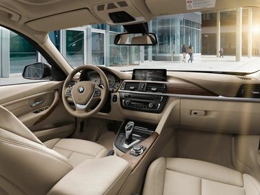 BMW 3 Series السادس (F3x)، سيدان — منظر عام للمقصورة