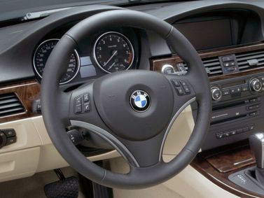 BMW 3 Series V (e90/e90/e91/e92/e93)، كوبيه — عجلة القيادة