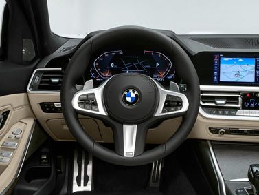 BMW 3 Series سابعاً (G2x)، واجون 5 أبواب — منطقة السائق