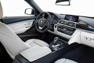 BMW 3 Series عملية فيس ليفت VI (F3x)، سيدان — منطقة السائق