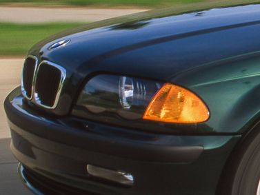 BMW 3 Series IV (E46)، واجون 5 أبواب — الجزء الأمامي من السيارة عن قرب